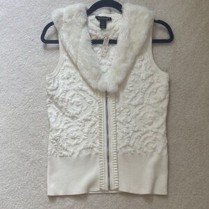 White House Black Market Cream Faux Fur Collar Textured Knit Vest
